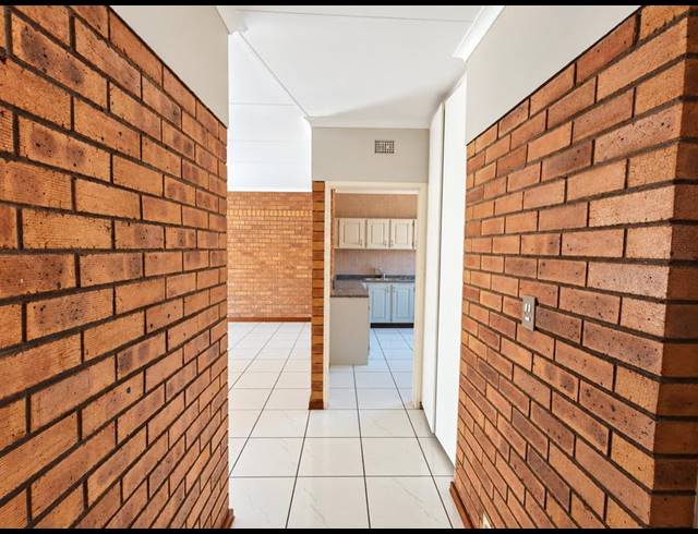 2 BEDROOM TOWNHOUSE FOR SALE IN STRUBENVALE